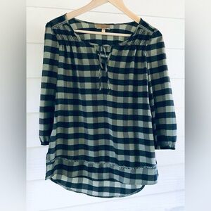 NWOT. Princess Vera Wang XS green & black buffalo plaid blouse.